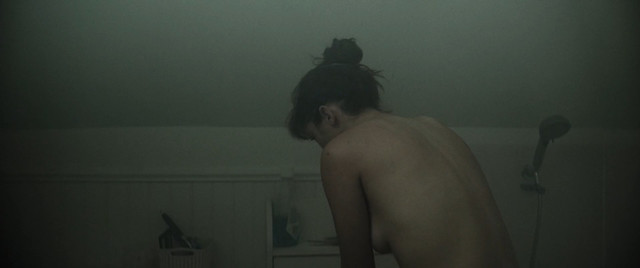 Isabelle Fuhrman nude – The Novice (2021)