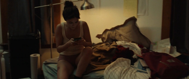 Isabelle Fuhrman nude – The Novice (2021)