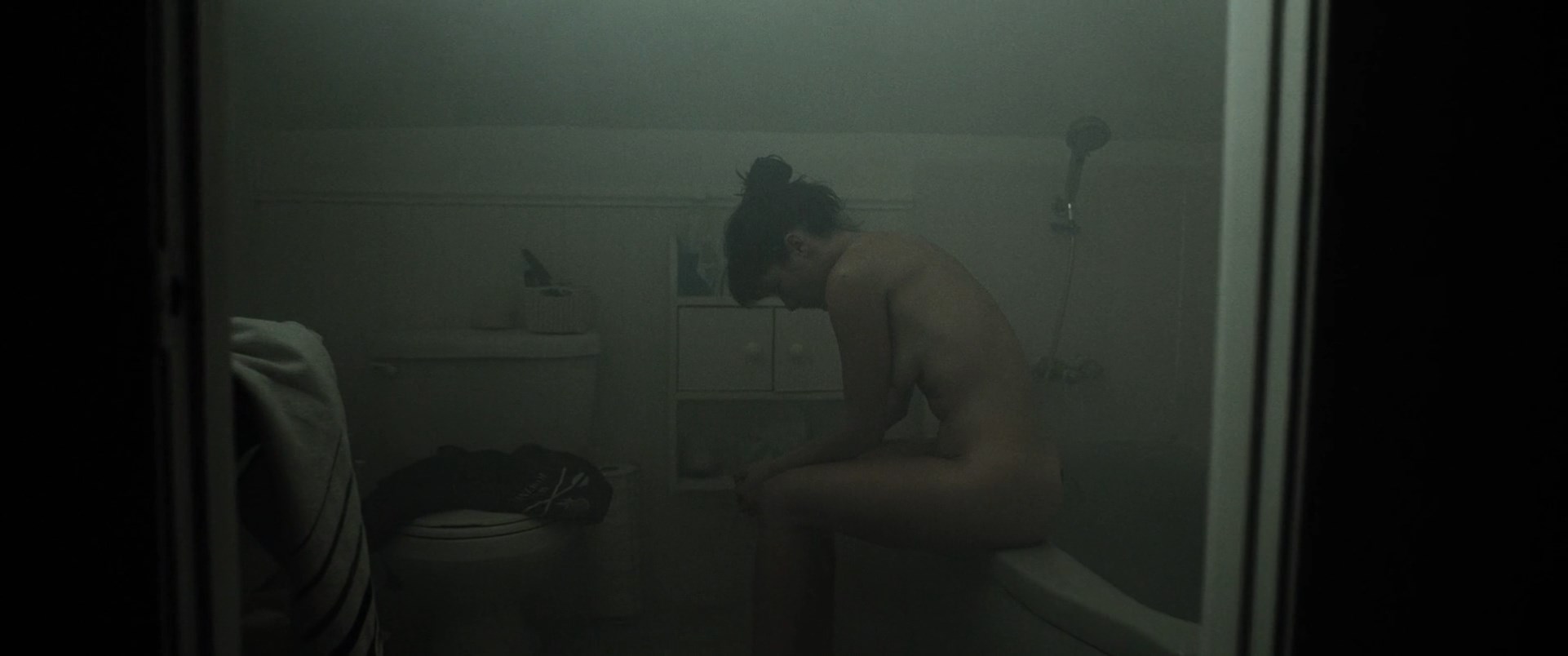 Isabelle Fuhrman nude – The Novice (2021)