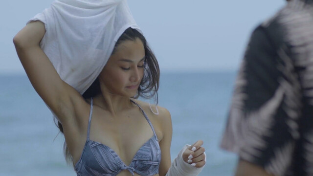 Chienna Filomeno sexy – Allergy in Love (2019)