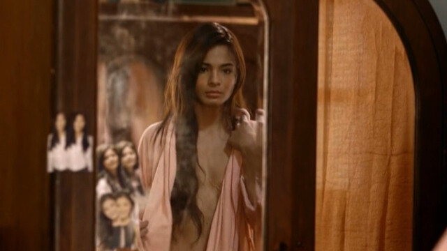 Lovi Poe sexy – Guni Guni (2012)