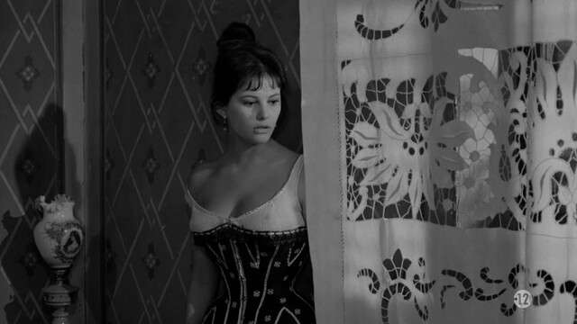 Claudia Cardinale sexy – Le Mauvais Chemin (1961)