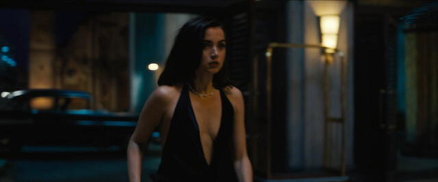 Ana de Armas sexy – No Time to Die (2021)