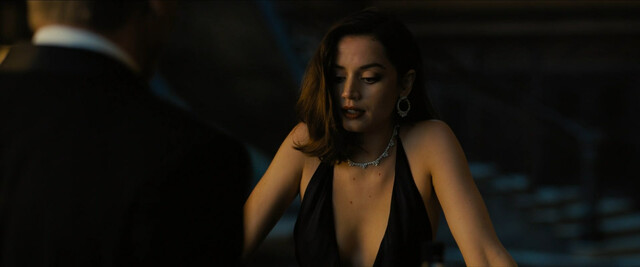 Ana de Armas sexy – No Time to Die (2021)