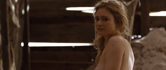 Julia Jentsch nude – Effi Briest (2009)