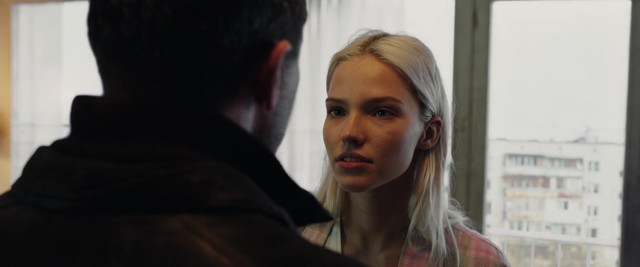 Sasha Luss sexy - Anna (2019)