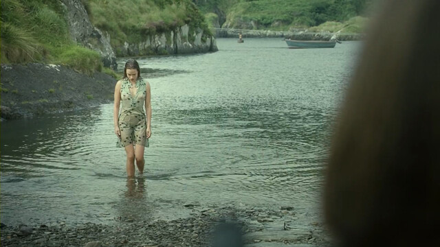 Alicja Bachleda nude – Ondine (2009)