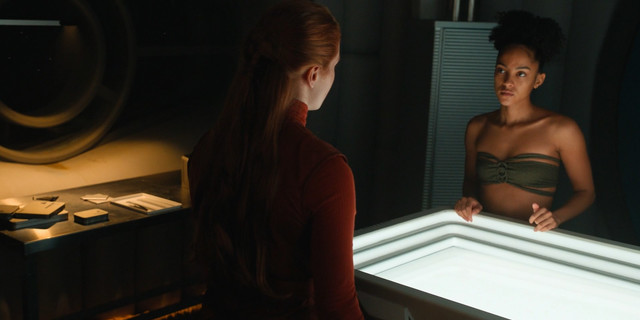 Lou Llobell sexy, Laura Birn sexy – Foundation s01e02 (2021)