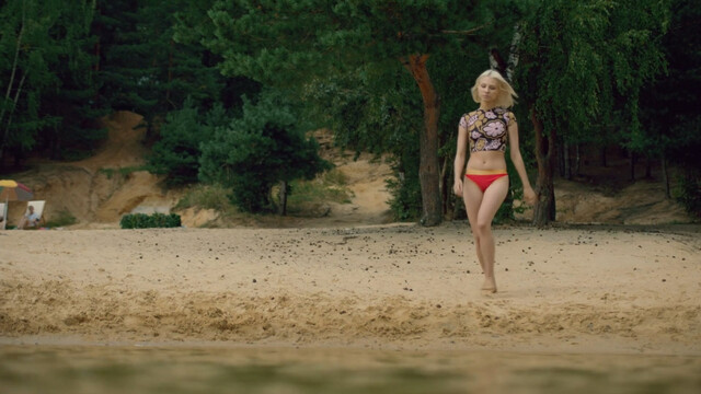 Polina Guhman sexy, Elizaveta Ishchenko sexy, Alisa Tarasenko sexy – Sama dura s02e01-02 (2021)