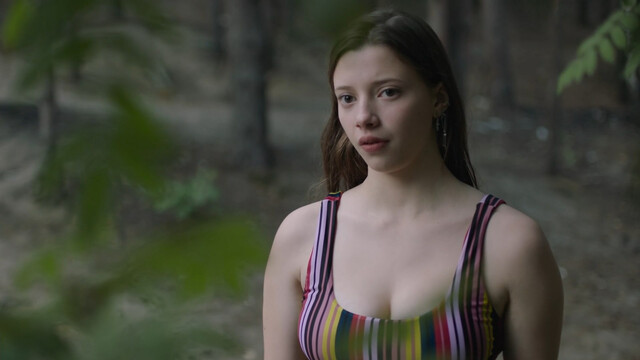 Polina Guhman sexy, Elizaveta Ishchenko sexy, Alisa Tarasenko sexy – Sama dura s02e01-02 (2021)