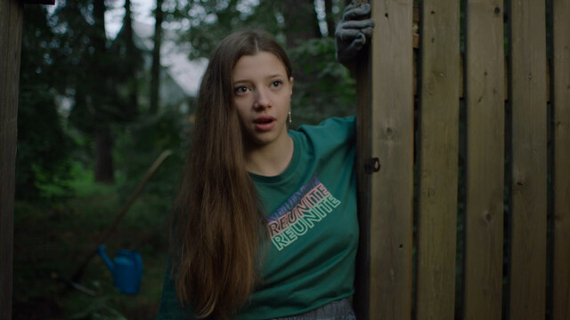 Polina Guhman sexy, Elizaveta Ishchenko sexy, Alisa Tarasenko sexy – Sama dura s02e01-02 (2021)