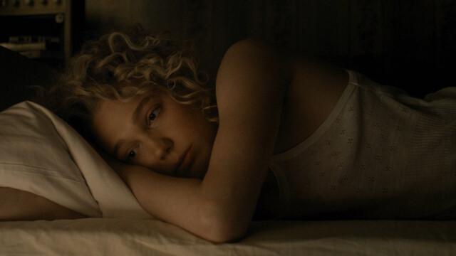 Irina Starshenbaum sexy, Marina Vasileva sexy, Maria Ivashchenko sexy – Obschaga (2021)