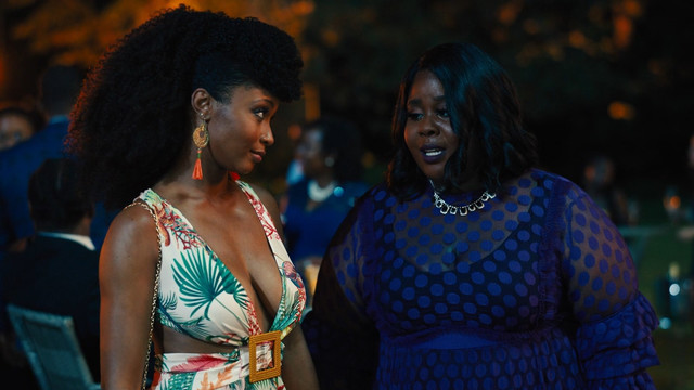 Yaya DaCosta sexy, Nadine Ellis sexy – Our Kind of People s01e01-02 (2021)