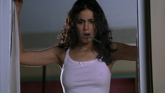 Emmanuelle Chriqui sexy – Snow Day (2000)