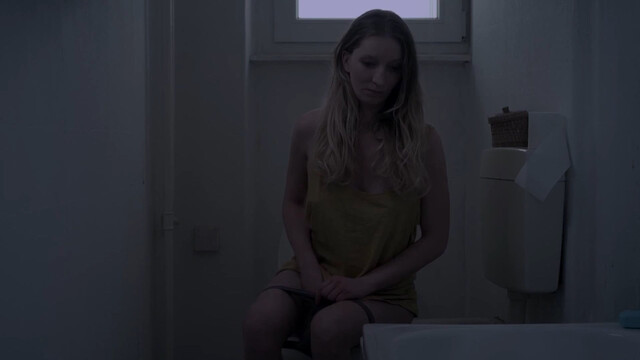 Katrin Sommer nude – Absent (Abwesend) (2014)