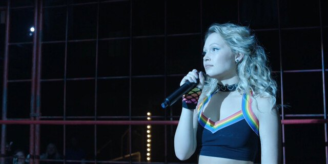 Kelli Berglund sexy, Elizabeth Posey sexy – Heels s01e05 (2021)