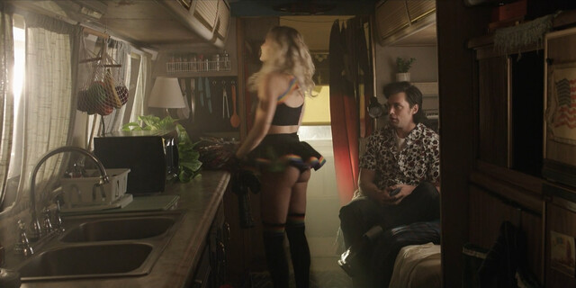 Kelli Berglund sexy, Elizabeth Posey sexy – Heels s01e05 (2021)