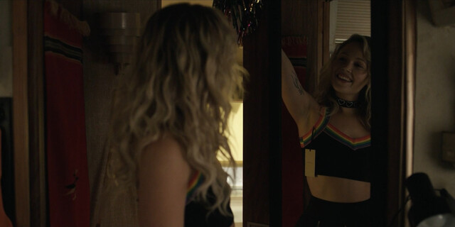 Kelli Berglund sexy, Elizabeth Posey sexy – Heels s01e05 (2021)