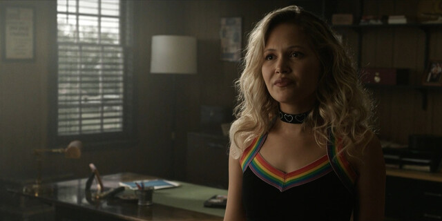 Kelli Berglund sexy, Elizabeth Posey sexy – Heels s01e05 (2021)