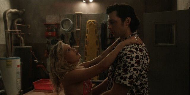 Kelli Berglund sexy, Elizabeth Posey sexy – Heels s01e05 (2021)