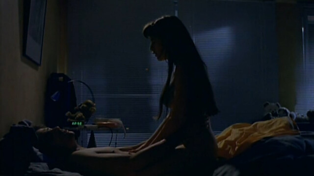 Romane Bohringer nude – Les nuits fauves (1992)