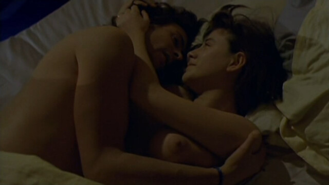 Romane Bohringer nude – Les nuits fauves (1992)