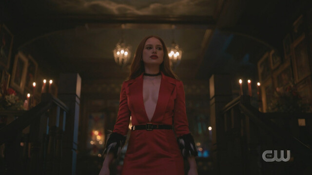 Madelaine Petsch sexy – Riverdale s05e11 (2021)