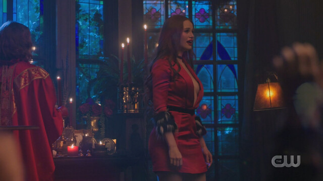 Madelaine Petsch sexy – Riverdale s05e11 (2021)