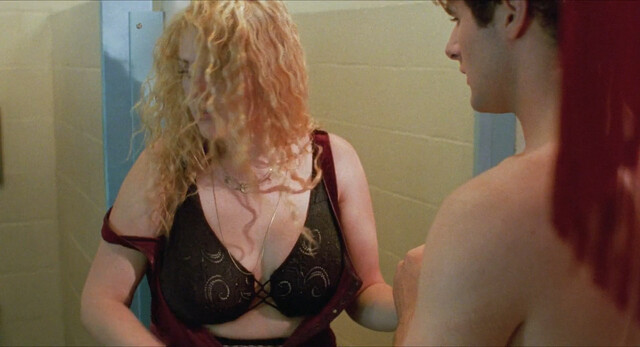 Sara Rue nude – Gypsy 83 (2001)