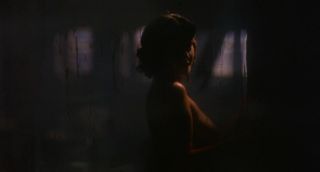 Francesca Rettondini nude – Ghost Ship (2002)