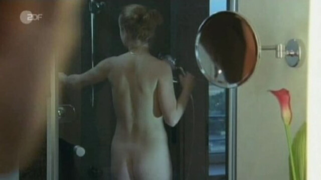 Julia Brendler nude – Der letzte Zeuge s05e05 (2003)