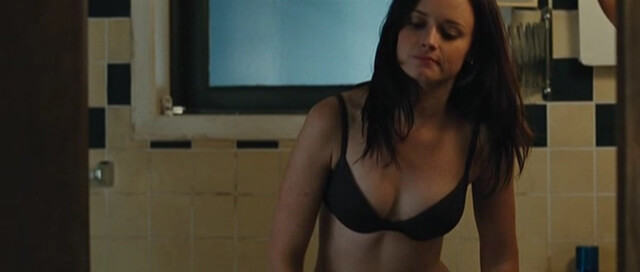 Alexis Bledel sexy – The Kate Logan Affair (2010)