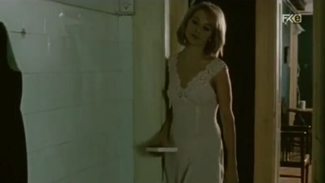 Barbara Nola nude – Potonulo groblje (2002)