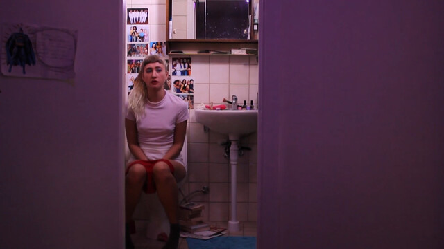 Lovisa Perman sexy, Annelie Horakova Eriksson sexy – That’s what friends are for (2016)