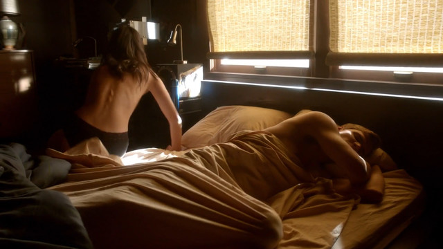 Phoebe Tonkin sexy – Secret circle s01e14 (2011)