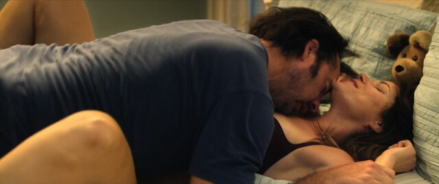 Courtney Henggeler sexy, Natalia Borowsky sexy – Fixed (2017)