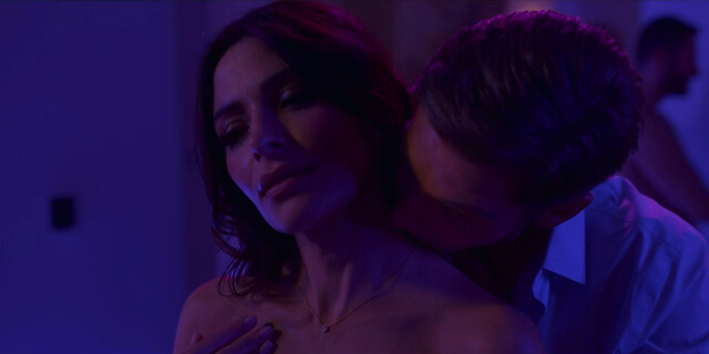 Sarah Shahi nude – SexLife s01e07 (2021)