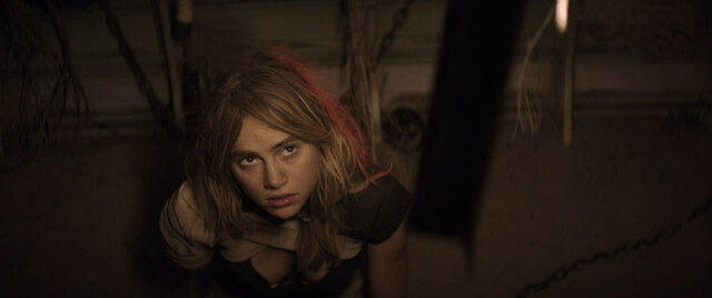 Suki Waterhouse sexy – The Bad Batch (2016)