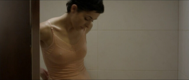 Zrinka Cvitesic nude – On the Path (Na putu) (2010)