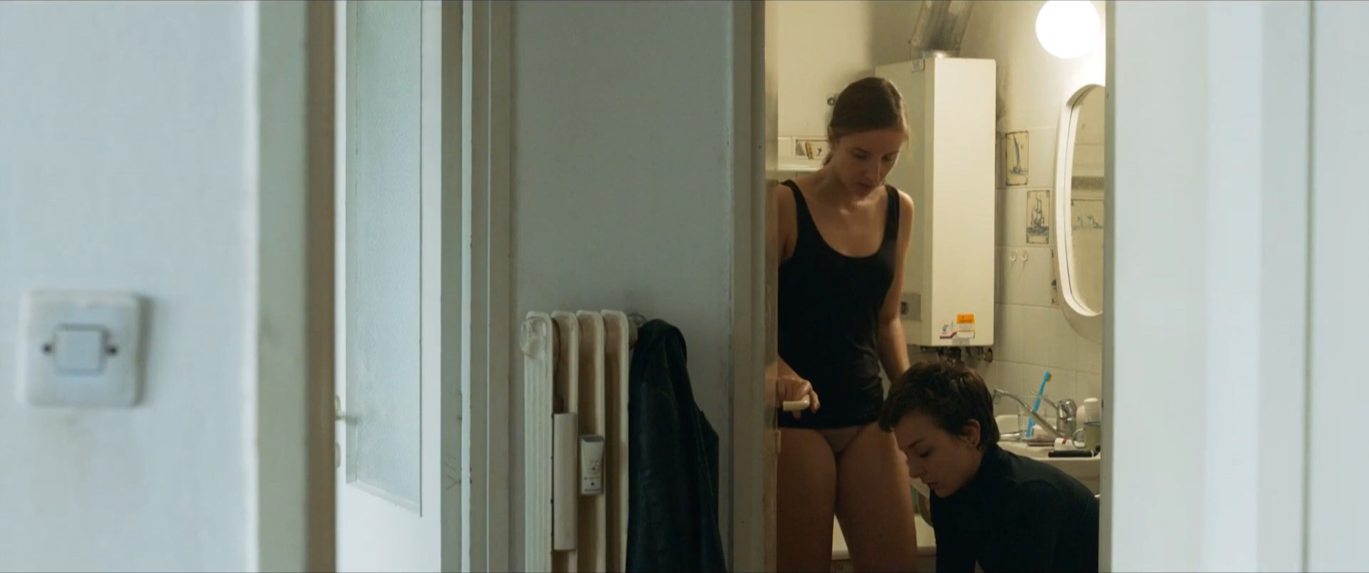 Ursa Menart sexy, Liza Marijina sexy – Polsestra (2019)