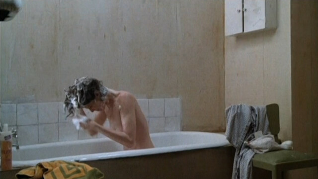 Sigourney Weaver nude – Half Moon Street (1986)