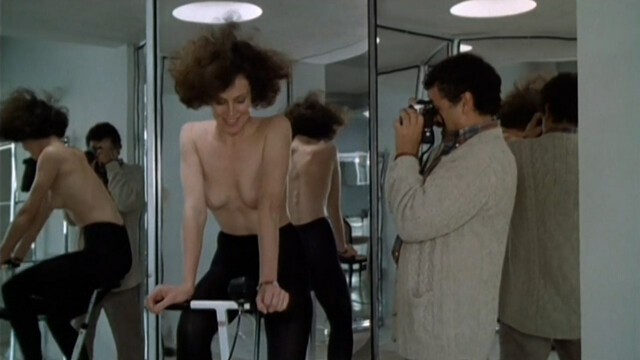 Sigourney Weaver nude – Half Moon Street (1986)