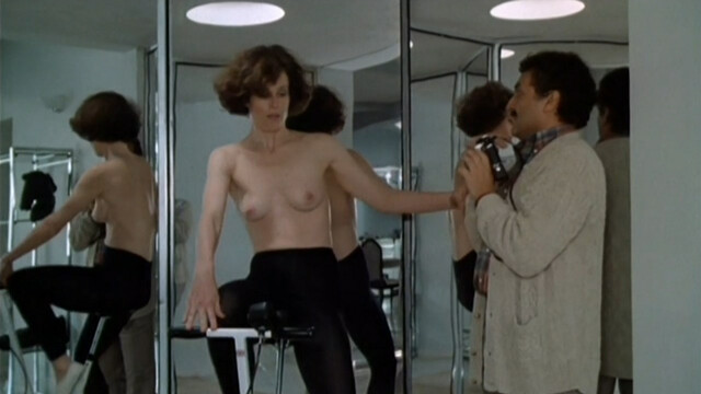 Sigourney Weaver nude – Half Moon Street (1986)