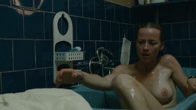 Karine Vanasse nude – Switch (2011)