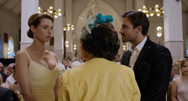 Julia Kaminska sexy, Anna Janik sexy – Narzeczony na niby (2018)