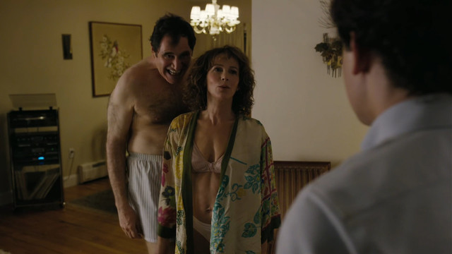 Jennifer Grey sexy – Red Oaks s01e04-07 (2015)