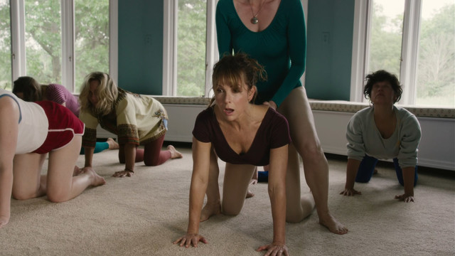 Jennifer Grey sexy – Red Oaks s01e04-07 (2015)