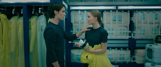 Lily-Rose Depp sexy, Chante Adams sexy – Voyagers (2021)