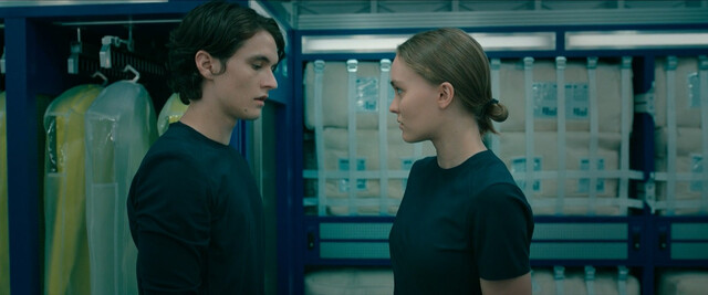 Lily-Rose Depp sexy, Chante Adams sexy – Voyagers (2021)