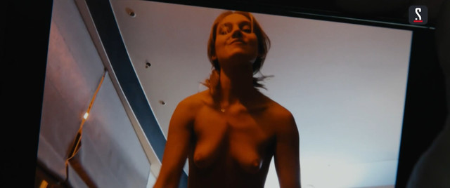 Kristina Asmus nude – Tekst s01e02-05 (2021)